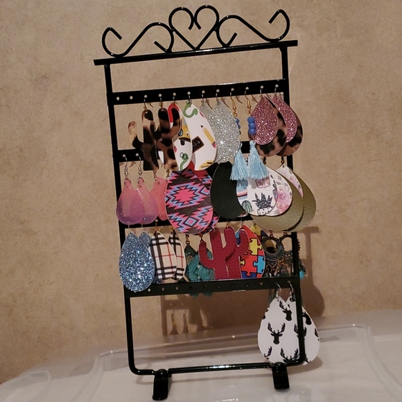 Earrings holder
